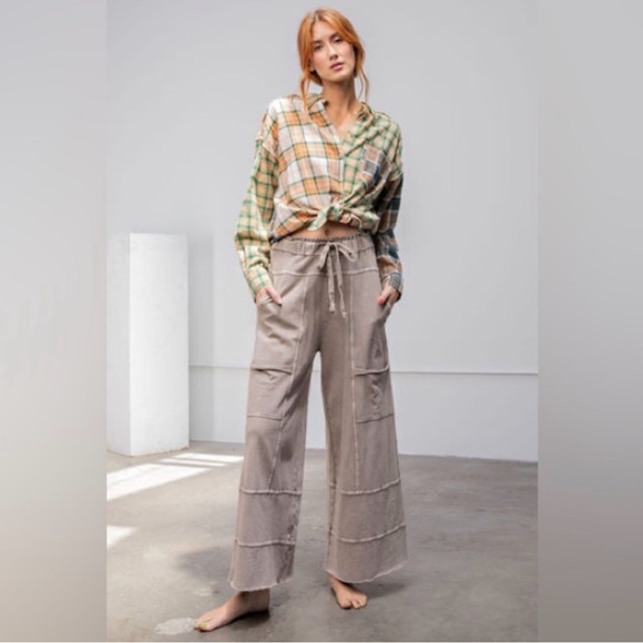 Easel Women's Wide Leg Tan Pants - Picture 6 of 15
